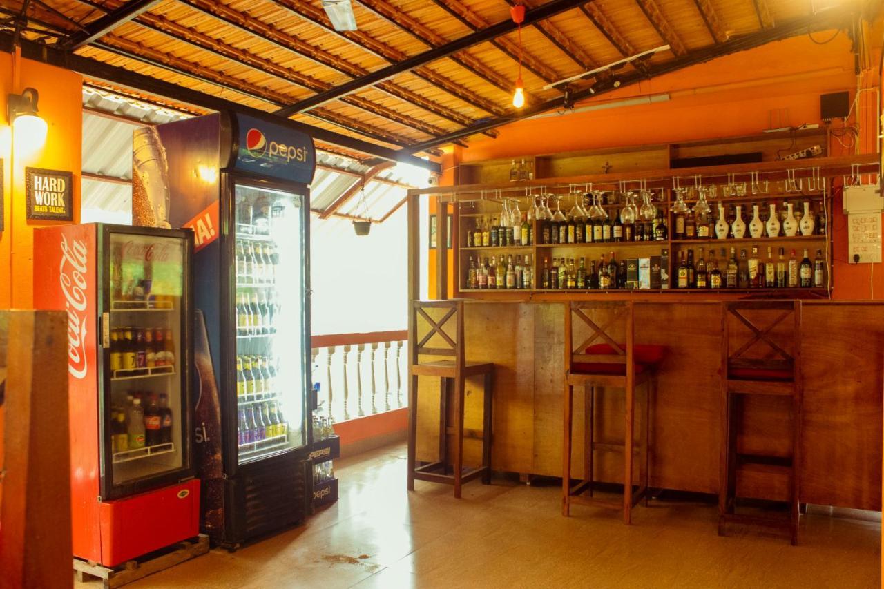 Bonds Hostel Candolim Ngoại thất bức ảnh
