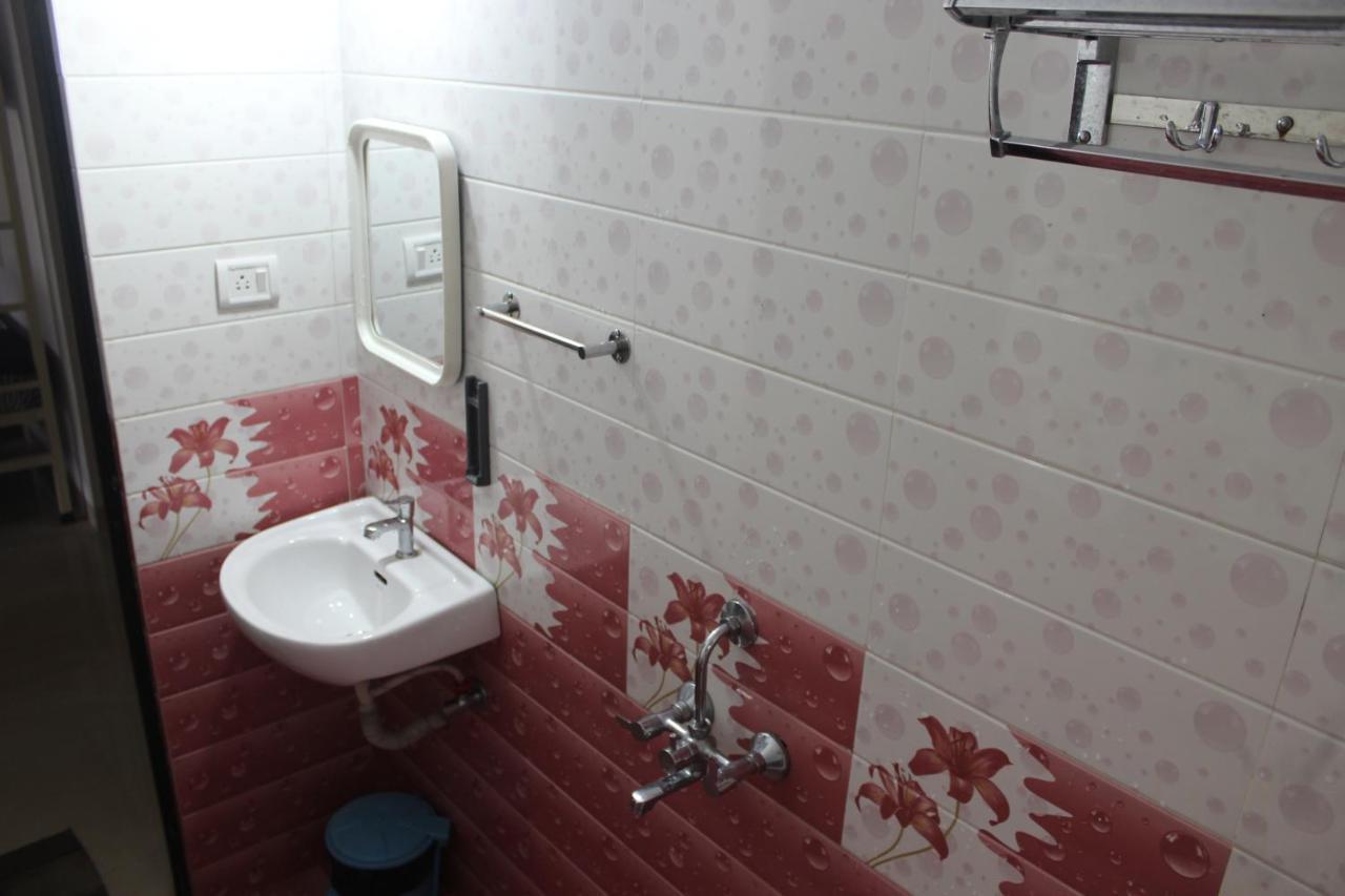 Bonds Hostel Candolim Ngoại thất bức ảnh