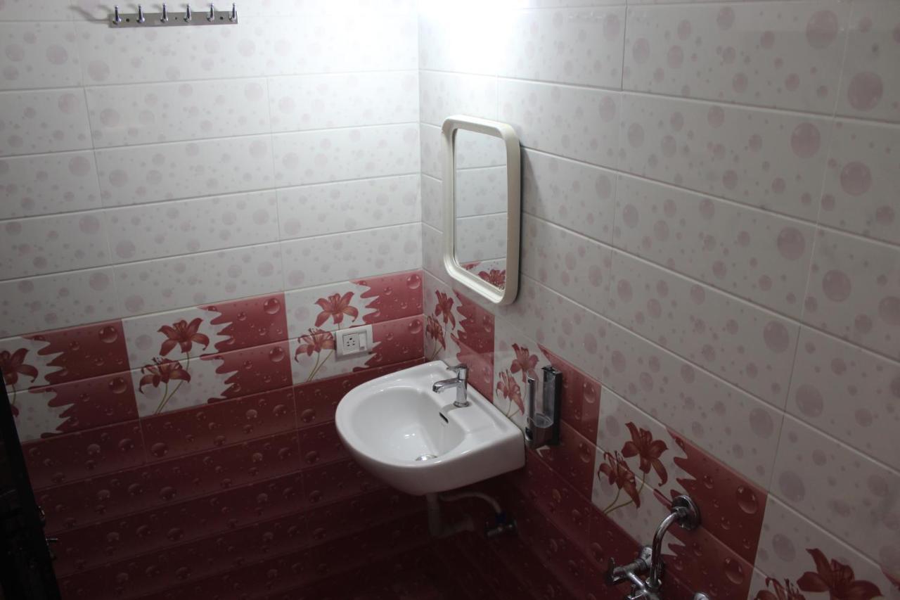 Bonds Hostel Candolim Ngoại thất bức ảnh